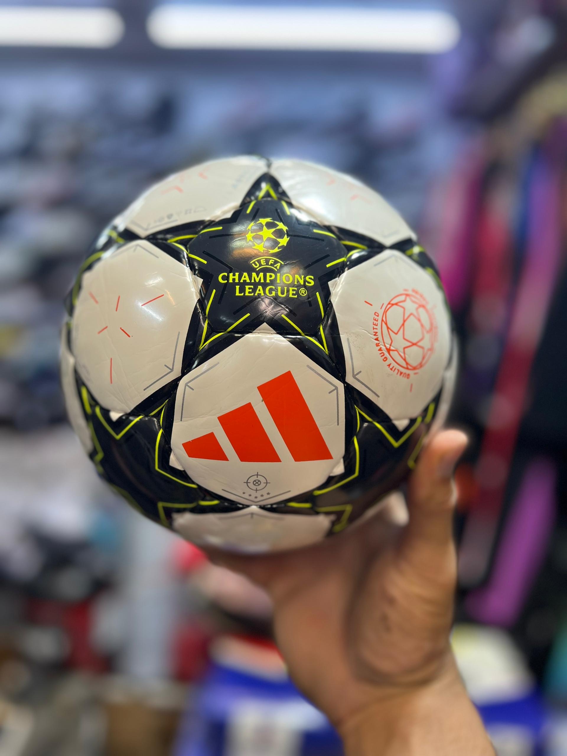 توپ چمن Champions League | مدل اصلی | خرید آنلاین با تضمین کیفیت ( کد ۱۳۶۹ )
